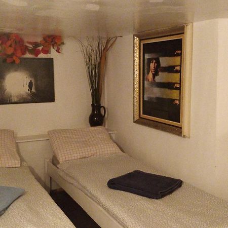 Prague "Above Train Central" Hostel Exterior foto